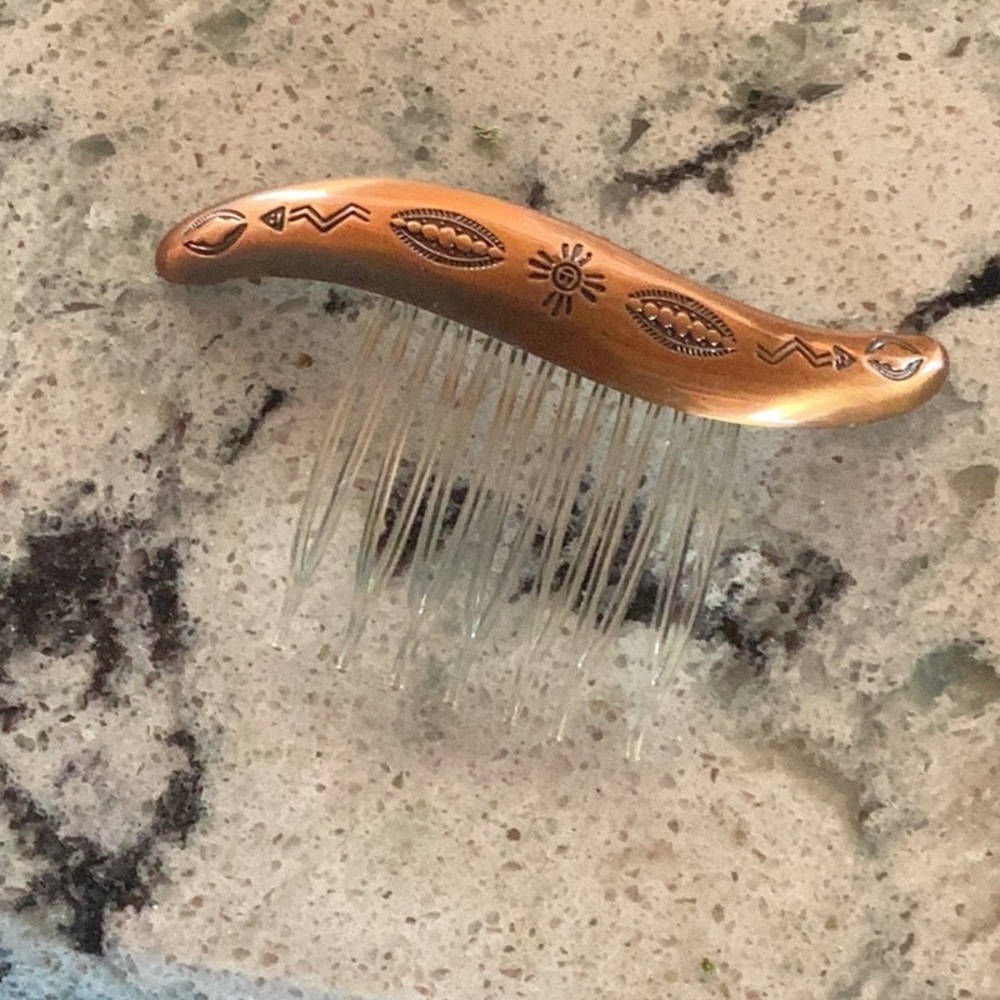 Hair Comb Native American 
Decorated Solid copper plastic teeth.
Vintage unworn